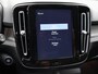 Volvo XC40 1.5 T4 Plug-in hybrid Plus Dark / Trekhaak / Stoel- + stuurwielverwarming / Harman Kardon Audio / Elektr. stoelverstelling / Achteruitrijcamera / Pilot Assist / BLIS