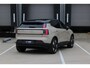 Volvo EX30 Single Motor Extended Range Plus 69 kWh | Verwarmbare voorstoelen en stuurwiel | Premium Audio by Harman Kardon | Getint Glas Achter | Adaptieve Cruise Control & Pilot Assist | Elektrisch bedienbare achterklep | Parkeersensoren voor en achter & camera | Apple carplay / Android auto | 19 inch Lichtmetalen velgen | Warmtepomp