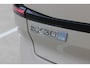 Volvo EX30 Single Motor Extended Range Plus 69 kWh | Verwarmbare voorstoelen en stuurwiel | Premium Audio by Harman Kardon | Getint Glas Achter | Adaptieve Cruise Control & Pilot Assist | Elektrisch bedienbare achterklep | Parkeersensoren voor en achter & camera | Apple carplay / Android auto | 19 inch Lichtmetalen velgen | Warmtepomp