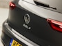 Volkswagen Golf 1.4 eHybrid Sport 204Pk Automaat (SCHUIFDAK, APPLE CARPLAY, HEAD-UP DISPLAY, STUUR/STOELVERWARMING, MEMORY SEATS, IQ LIGHT KOPLAMPEN, CAMERA, SFEERVERLICHTING, GETINT GLAS, NIEUWSTAAT)