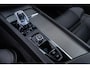 Volvo XC60 T8 Plug-in hybrid AWD Plus Black Edition | Adaptieve Cruise Control | Panoramadak | Stoel-/Stuur-/Voorruitverwarming | Dodehoek Detectie | 360° Parkeercamera | Harman Kardon Audio |
