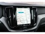 Volvo XC60 T8 Plug-in hybrid AWD Plus Black Edition | Adaptieve Cruise Control | Panoramadak | Stoel-/Stuur-/Voorruitverwarming | Dodehoek Detectie | 360° Parkeercamera | Harman Kardon Audio |