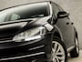 Volkswagen Golf 1.0 TSI Sportline Automaat (APPLE CARPLAY, GROOT NAVI, STOELVERWARMING, GETINT GLAS, ALCANTARA, ADAPTIVE CRUISE, SPORTSTOELEN, LM VELGEN, PARKEERSENSOREN, NIEUWSTAAT)
