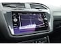 Volkswagen Tiguan 1.5 TSI R-Line | Pano | Elek. Trekhaak | Camera + PDC | CarPlay | Dodehoek | Dig. Cockpit | Adapt. Cruise