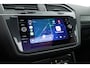 Volkswagen Tiguan 1.5 TSI R-Line | Pano | Elek. Trekhaak | Camera + PDC | CarPlay | Dodehoek | Dig. Cockpit | Adapt. Cruise