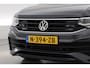 Volkswagen Tiguan 1.5 TSI R-Line | Pano | Elek. Trekhaak | Camera + PDC | CarPlay | Dodehoek | Dig. Cockpit | Adapt. Cruise