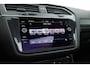 Volkswagen Tiguan 1.5 TSI R-Line | Pano | Elek. Trekhaak | Camera + PDC | CarPlay | Dodehoek | Dig. Cockpit | Adapt. Cruise