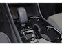 Volvo XC40 B3 Plus Black Edition - Panorama/schuifdak - IntelliSafe Assist & Surround - 360º Camera - Harman/Kardon audio - Verwarmde voorstoelen & stuur - Parkeersensoren voor & achter - Elektr. bedienb. voorstoelen met geheugen links - Draadloze tel. lader - Extra getint glas - Elektr. inklapbare trekhaak - 20' LMV