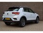 Volkswagen T-Roc 1.5 TSI 150pk Sport | Navigatie | Afneembare trekhaak | Stoelverwarming