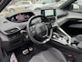 Peugeot 3008 130 Pk. * GT * Automaat * EAT8 Benzine * Night Vision * Navigatie * 1//2 Lederen interieur * Keyless Start & Entry * Dodehoek Bewaking * Voor en achter Parkeer Camera * Vingerhoets; Vierde Generatie Eersteklas Service. Al meer dan 100 jaar een begrip in de Brabantse Kempen.