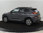 Hyundai Kona Electric EV Premium 64 kWh | SOH 100% | 3 Fase | Stoelventilatie | Leder | Head-Up | Warmtepomp | Camera | Achterbankverwarming | Carplay | Navigatie | Adaptive cruise | Keyless | Parkeerhulp