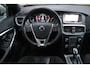 Volvo V40 2.0 T4 190PK R-Design Business Sport - Half leder - Zwarte hemel - Afneembare trekhaak - Stoelverwarming