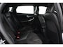 Volvo V40 2.0 T4 190PK R-Design Business Sport - Half leder - Zwarte hemel - Afneembare trekhaak - Stoelverwarming