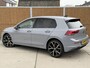 Volkswagen Golf 1.0 TSI Life | LED | Stoelverwarming | Navigatiesysteem | Lichtmetalen velgen | Keyless start | Achteruitrijcamera | Parkeersensoren voor en achter | Cruise control adaptief | Climate control