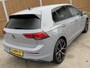 Volkswagen Golf 1.0 TSI Life | LED | Stoelverwarming | Navigatiesysteem | Lichtmetalen velgen | Keyless start | Achteruitrijcamera | Parkeersensoren voor en achter | Cruise control adaptief | Climate control