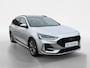 Ford Focus Wagon 1.0 EcoBoost Hybrid ST Line X | Automaat | Adaptief cruise control | Dodehoek detectie | Panorama dak | Draadloos opladen mobiel | Parkeersensoren voor en achter | Achteruitrijcamera | 17" lichtmetalen velgen | Privacy glas |