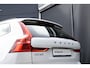Volvo XC60 T6 Plug-in hybrid AWD Plus Dark | Trekhaak | Rondom zichtcamera | Verwarmbare voorstoelen+stuurwiel+achterbank | Premium audio by Harman Kardon | 19 inch Lichtmetalen velgen