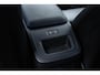 Volvo XC60 T6 Plug-in hybrid AWD Plus Dark | Trekhaak | Rondom zichtcamera | Verwarmbare voorstoelen+stuurwiel+achterbank | Premium audio by Harman Kardon | 19 inch Lichtmetalen velgen