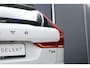 Volvo XC60 T6 Plug-in hybrid AWD Plus Dark | Trekhaak | Rondom zichtcamera | Verwarmbare voorstoelen+stuurwiel+achterbank | Premium audio by Harman Kardon | 19 inch Lichtmetalen velgen
