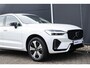 Volvo XC60 T6 Plug-in hybrid AWD Plus Dark | Trekhaak | Rondom zichtcamera | Verwarmbare voorstoelen+stuurwiel+achterbank | Premium audio by Harman Kardon | 19 inch Lichtmetalen velgen