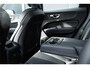Volvo XC60 T6 Plug-in hybrid AWD Plus Dark | Trekhaak | Rondom zichtcamera | Verwarmbare voorstoelen+stuurwiel+achterbank | Premium audio by Harman Kardon | 19 inch Lichtmetalen velgen