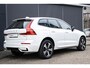 Volvo XC60 T6 Plug-in hybrid AWD Plus Dark | Trekhaak | Rondom zichtcamera | Verwarmbare voorstoelen+stuurwiel+achterbank | Premium audio by Harman Kardon | 19 inch Lichtmetalen velgen
