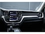 Volvo XC60 T6 Plug-in hybrid AWD Plus Dark | Trekhaak | Rondom zichtcamera | Verwarmbare voorstoelen+stuurwiel+achterbank | Premium audio by Harman Kardon | 19 inch Lichtmetalen velgen