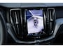 Volvo XC60 T6 Plug-in hybrid AWD Plus Dark | Trekhaak | Rondom zichtcamera | Verwarmbare voorstoelen+stuurwiel+achterbank | Premium audio by Harman Kardon | 19 inch Lichtmetalen velgen
