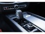 Volvo XC60 T6 Plug-in hybrid AWD Plus Dark | Trekhaak | Rondom zichtcamera | Verwarmbare voorstoelen+stuurwiel+achterbank | Premium audio by Harman Kardon | 19 inch Lichtmetalen velgen