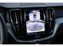 Volvo XC60 T6 Plug-in hybrid AWD Plus Dark | Trekhaak | Rondom zichtcamera | Verwarmbare voorstoelen+stuurwiel+achterbank | Premium audio by Harman Kardon | 19 inch Lichtmetalen velgen