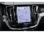 Volvo XC60 T6 Plug-in hybrid AWD Plus Dark | Trekhaak | Rondom zichtcamera | Verwarmbare voorstoelen+stuurwiel+achterbank | Premium audio by Harman Kardon | 19 inch Lichtmetalen velgen