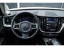 Volvo XC60 T6 Plug-in hybrid AWD Plus Dark | Trekhaak | Rondom zichtcamera | Verwarmbare voorstoelen+stuurwiel+achterbank | Premium audio by Harman Kardon | 19 inch Lichtmetalen velgen