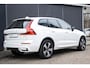 Volvo XC60 T6 Plug-in hybrid AWD Plus Dark | Trekhaak | Rondom zichtcamera | Verwarmbare voorstoelen+stuurwiel+achterbank | Premium audio by Harman Kardon | 19 inch Lichtmetalen velgen