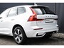 Volvo XC60 T6 Plug-in hybrid AWD Plus Dark | Trekhaak | Rondom zichtcamera | Verwarmbare voorstoelen+stuurwiel+achterbank | Premium audio by Harman Kardon | 19 inch Lichtmetalen velgen