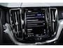 Volvo XC60 T6 Plug-in hybrid AWD Plus Dark | Trekhaak | Rondom zichtcamera | Verwarmbare voorstoelen+stuurwiel+achterbank | Premium audio by Harman Kardon | 19 inch Lichtmetalen velgen