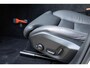 Volvo XC60 T6 Plug-in hybrid AWD Plus Dark | Trekhaak | Rondom zichtcamera | Verwarmbare voorstoelen+stuurwiel+achterbank | Premium audio by Harman Kardon | 19 inch Lichtmetalen velgen