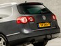 Volkswagen Passat Variant 1.4 TSI Highline (NAVIGATIE, CLIMATE, LEDER/ALCANTARA, STOELVERWARMING, SPORTSTOELEN, GETINT GLAS, CRUISE, PARKEERSENSOREN, NIEUWE APK, NIEUWSTAAT)