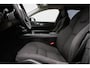 Volvo V60 2.0 B3 Aut. Momentum Advantage Full led/ Camera/ Navigatie/ Carplay/ Cruise control/ 17" Lmv/ Privacy glass