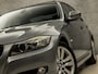 BMW 3-Serie 318i Sport 143Pk Automaat (SCHUIFDAK, CLIMATE, LEDER, STOELVERWARMING, SPORTSTOELEN, GETINT GLAS, PARKEERSENSOREN, CRUISE, NIEUWE APK, NIEUWSTAAT)