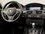BMW 3-Serie 318i Sport 143Pk Automaat (SCHUIFDAK, CLIMATE, LEDER, STOELVERWARMING, SPORTSTOELEN, GETINT GLAS, PARKEERSENSOREN, CRUISE, NIEUWE APK, NIEUWSTAAT)
