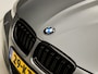 BMW 3-Serie 318i Sport 143Pk Automaat (SCHUIFDAK, CLIMATE, LEDER, STOELVERWARMING, SPORTSTOELEN, GETINT GLAS, PARKEERSENSOREN, CRUISE, NIEUWE APK, NIEUWSTAAT)