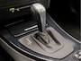 BMW 3-Serie 318i Sport 143Pk Automaat (SCHUIFDAK, CLIMATE, LEDER, STOELVERWARMING, SPORTSTOELEN, GETINT GLAS, PARKEERSENSOREN, CRUISE, NIEUWE APK, NIEUWSTAAT)