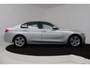 BMW 3-Serie 320i High Executive (STOELVERWARMING, DEALER ONDEROUDEN, CAMERA, CRUISE CONTROL, PARKEERSENSOREN, AUTOMAAT, LEER)