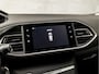 Peugeot 308 1.2 PureTech Sport (VIRTUAL COCKPIT, APPLE CARPLAY, GROOT NAVI, PARKEERSENSOREN, SPORTSTOELEN, LM VELGEN, CRUISE, NIEUWE APK, NIEUWSTAAT)
