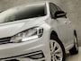 Volkswagen Golf 1.5 TSI Sportline (APPLE CARPLAY, 4 CILINDER, GROOT NAVI, CLIMATE, SPORTSTOELEN, GETINT GLAS, PARKEERSENSOREN, LM VELGEN, NIEUWE APK, NIEUWSTAAT)