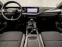 Opel Astra 1.2 Sport (APPLE CARPLAY, GROOT NAVI, GETINT GLAS, PARKEERSENSOREN, SPORTSTOELEN, CRUISE, ARMSTEUN, LM VELGEN, NIEUWSTAAT)
