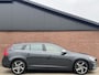 Volvo V60 1.6 T3 R-DESIGN | NL-AUTO! | NAVI! | TREKHAAK!