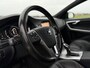 Volvo V60 2.0 D4 Summum Automaat | Leder | BLIS | Navi | Stoelverwarming | Trekhaak | 17" Velgen | Clima | PDC | Cruise | LED |