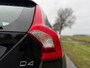 Volvo V60 2.0 D4 Summum Automaat | Leder | BLIS | Navi | Stoelverwarming | Trekhaak | 17" Velgen | Clima | PDC | Cruise | LED |