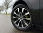 Volvo V60 2.0 D4 Summum Automaat | Leder | BLIS | Navi | Stoelverwarming | Trekhaak | 17" Velgen | Clima | PDC | Cruise | LED |